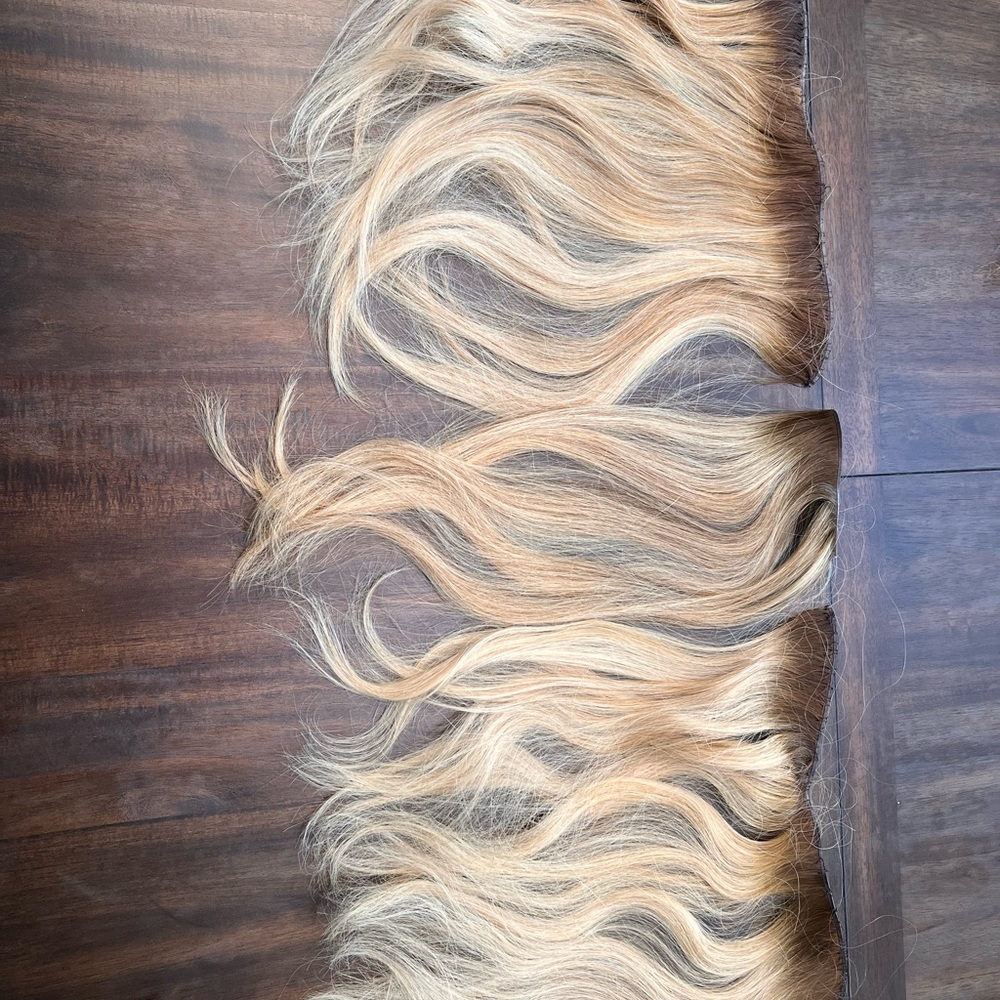 Kovi 20 Inch Weft Hair Extensions in the color “Snickerdoodle”